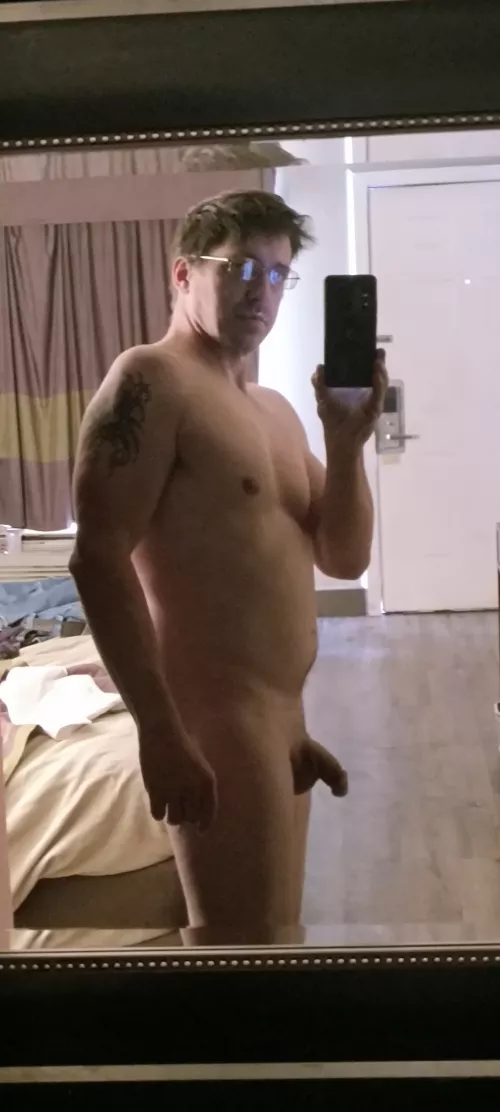 (M)irror nude