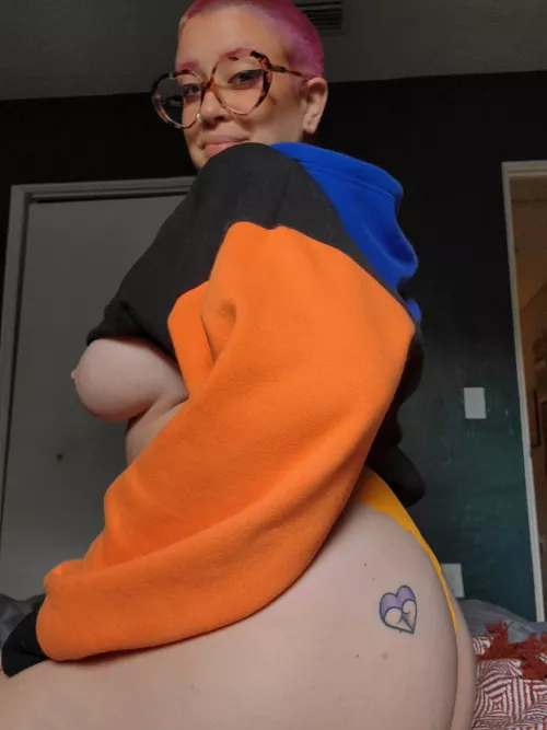 My ass will keep your face warm 🥰🍑