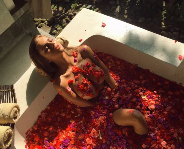 Petal bath