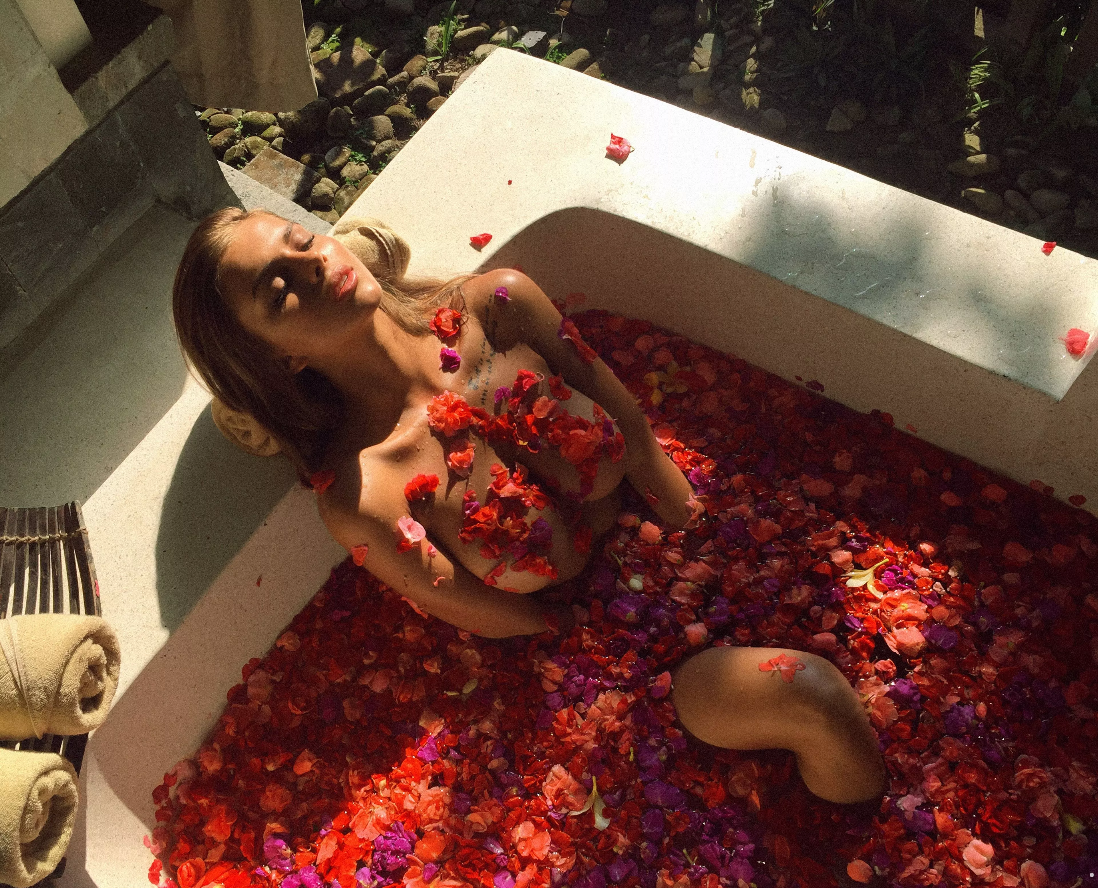 Petal bath