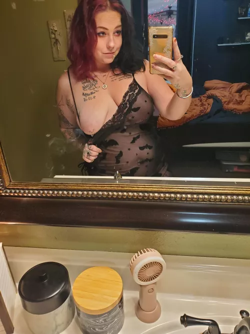 Pull my other titty out to suck on