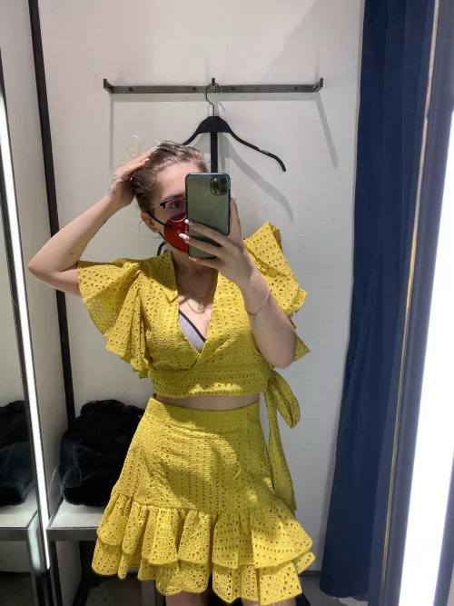 Sensual captures from changing room moments