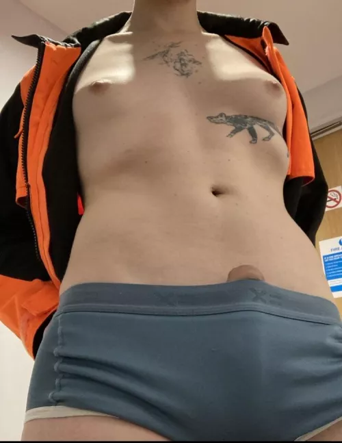 tgirl art student 🌸🗜️✨☁️🌙