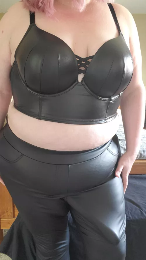 This turned me on pressed against me, but it would turn me on more to press it all inside of you