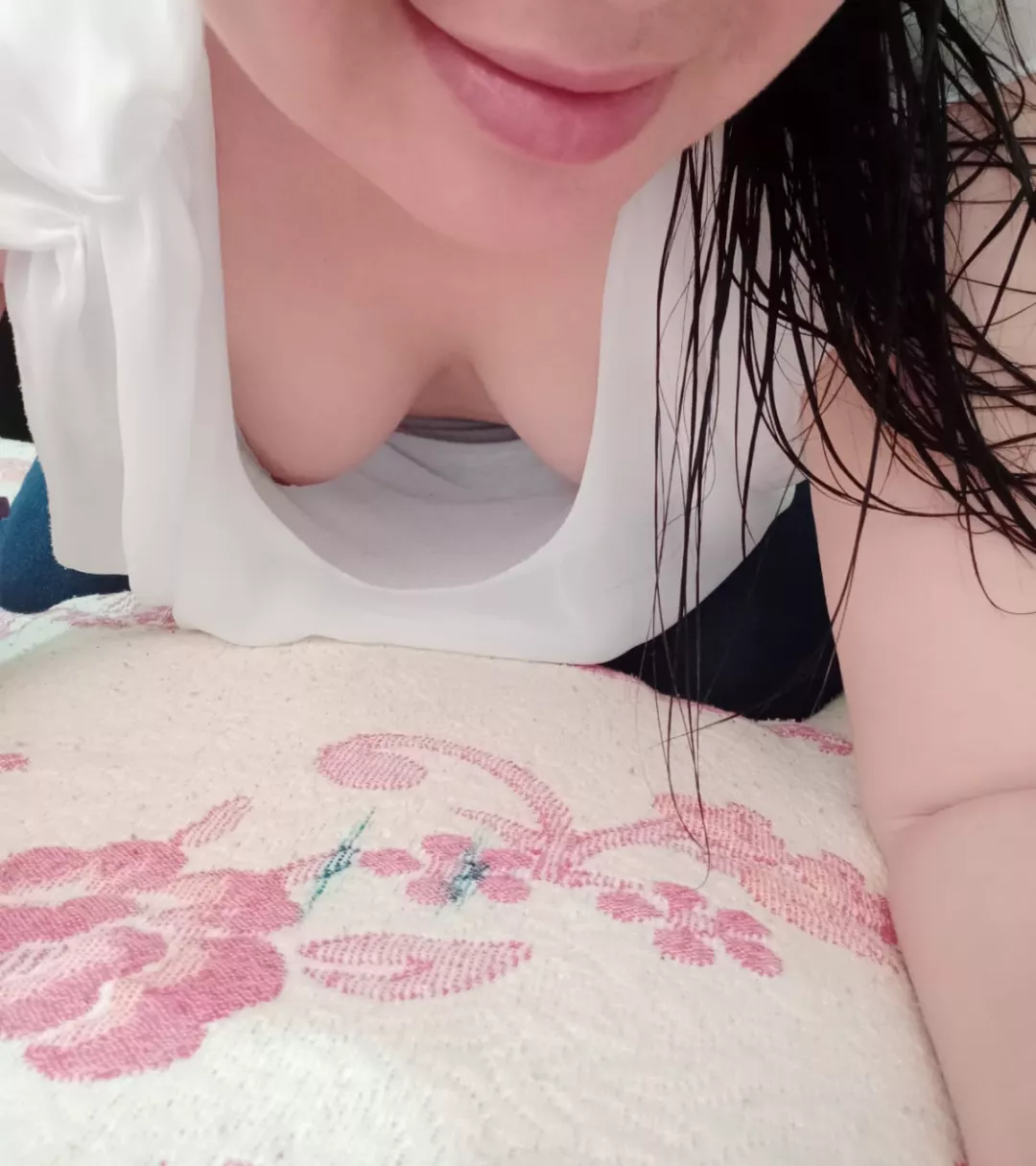 Wanna take rightie for a Friday quickie? 😏