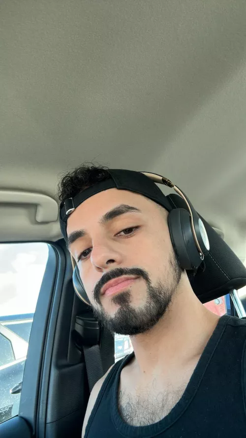 What do you think i’m listening to