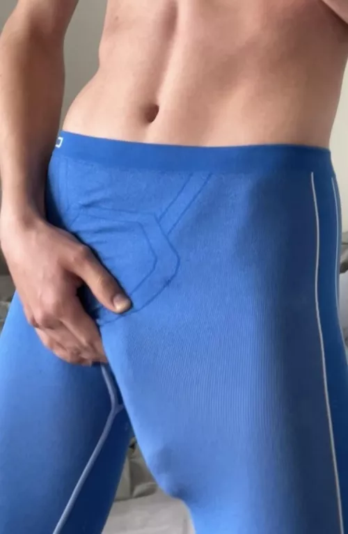 Who can guess my size?😋💦 (Surprise for the winner!)