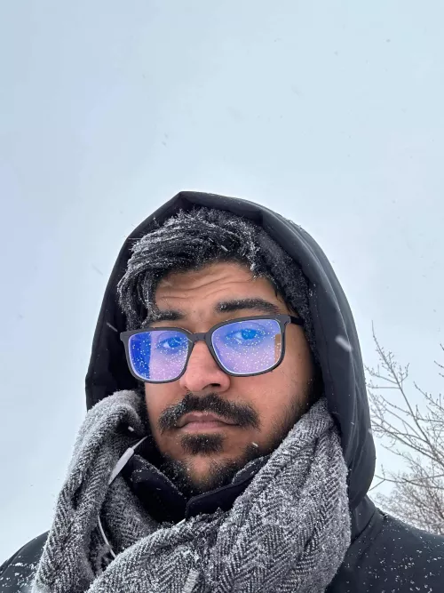 Would anyone like to chat? I promise, I’m less scary than I look