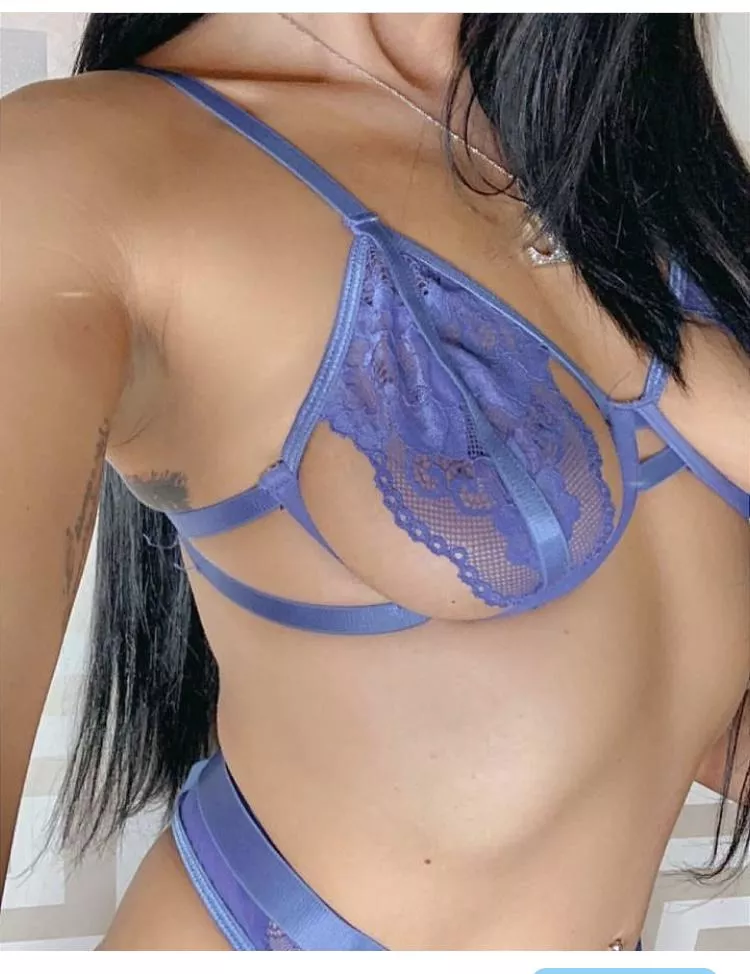 Would you lick me all over ? 👅