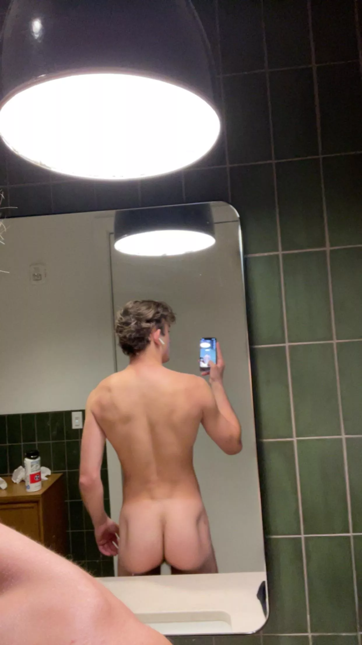 (21) Your gym bro sends you this and says meet me in the bathroom in 5?