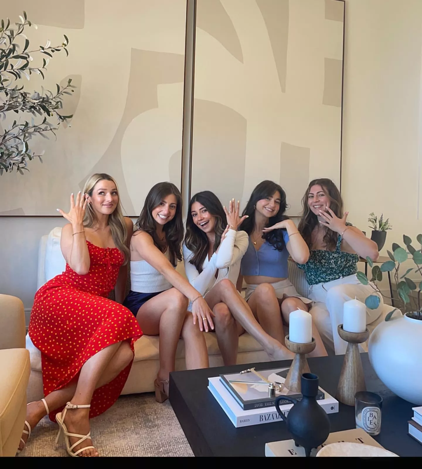 [5] Engaged Girls