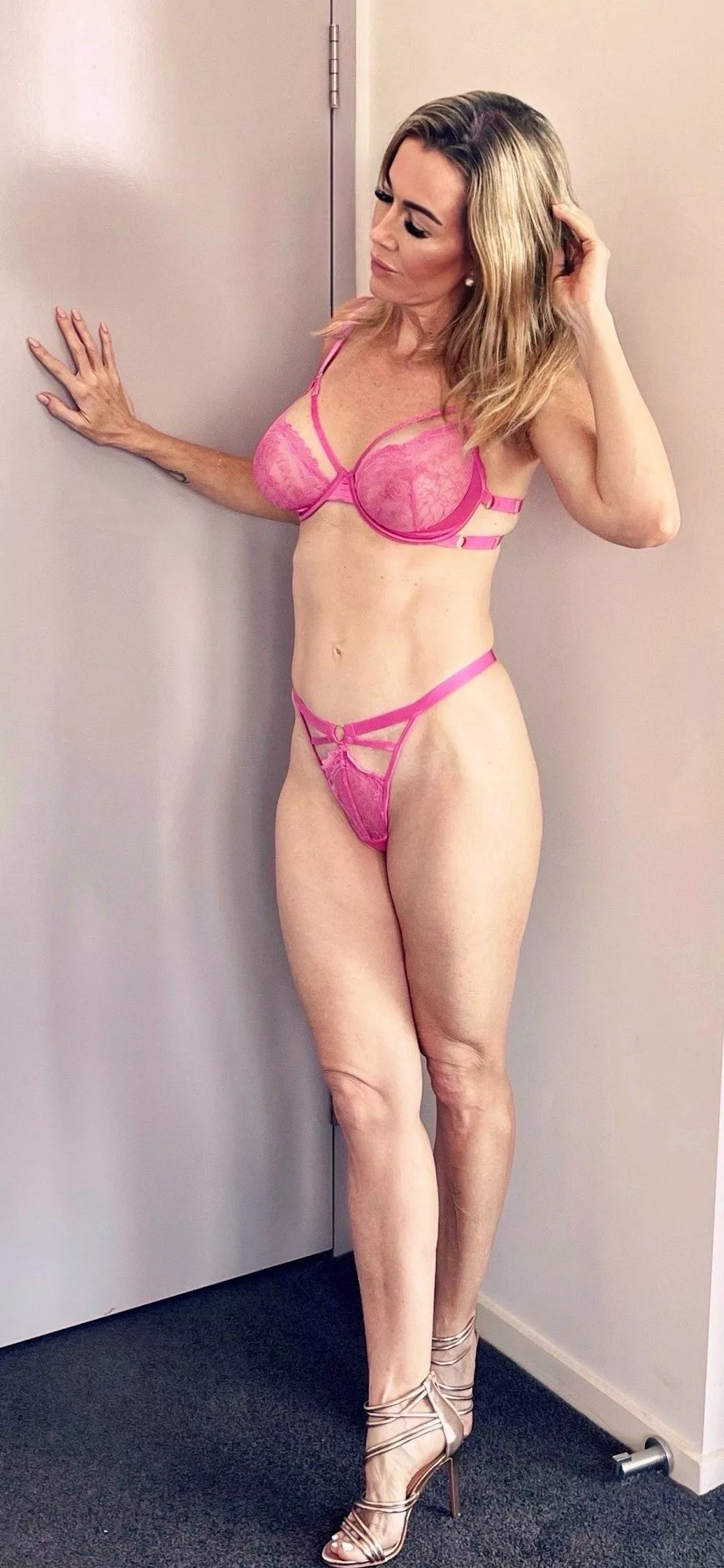 A MILF has a lot to think about even on a Sunday