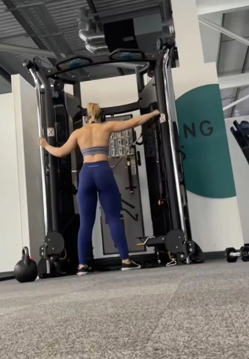 Cable lat raises humble you real quick (f)