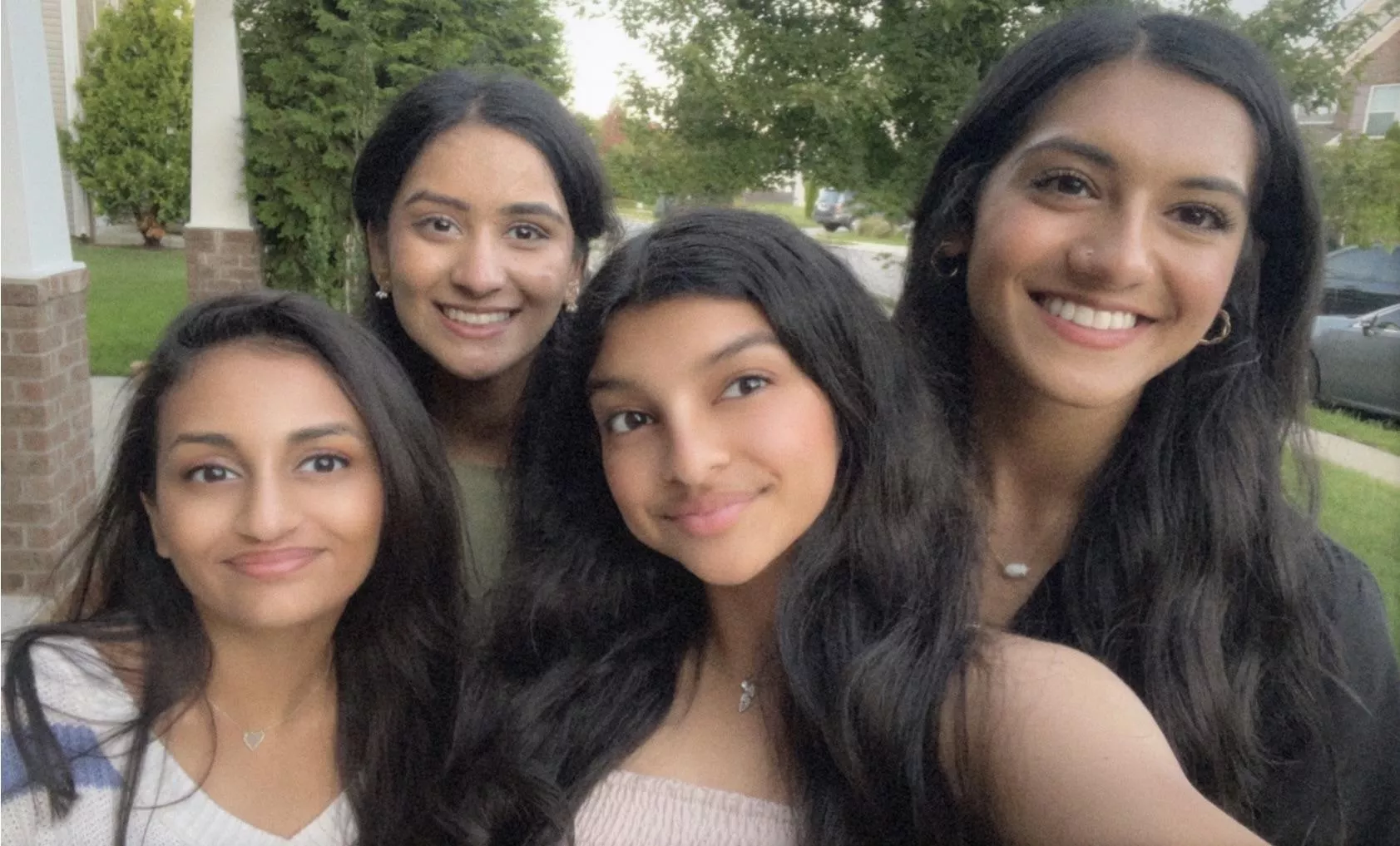 Choose one to gag on your cock[4]