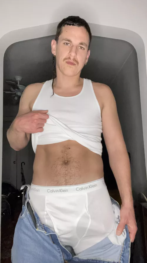 Drop a “yes” and I’ll send you my cum vids