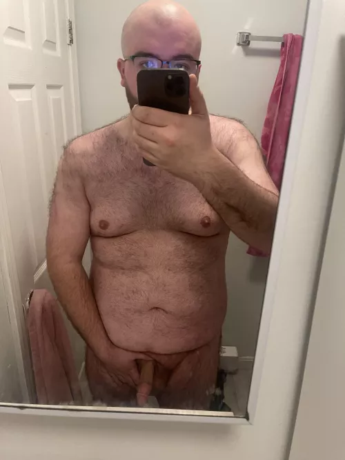 First time showing a little face. Be nice 😂