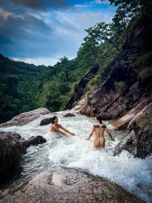 Girlies in the mountains ⛰️ 🌀
