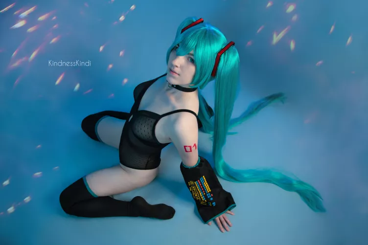 Hatsune Miku cosplay by KindnessKindi