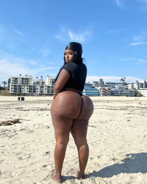 Heavy and juicy 😜🍑🍑