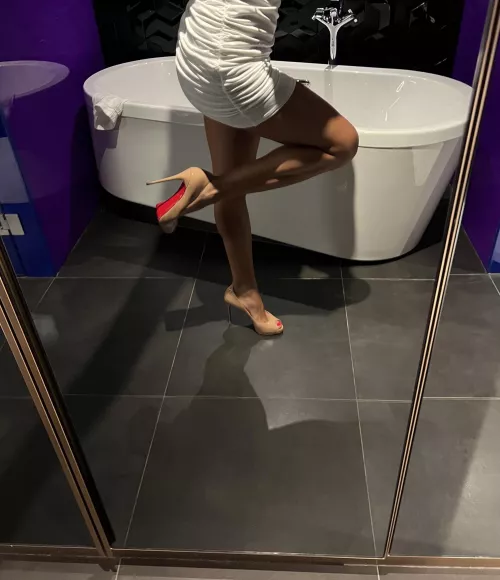 Heels and bath - could it work together? :))