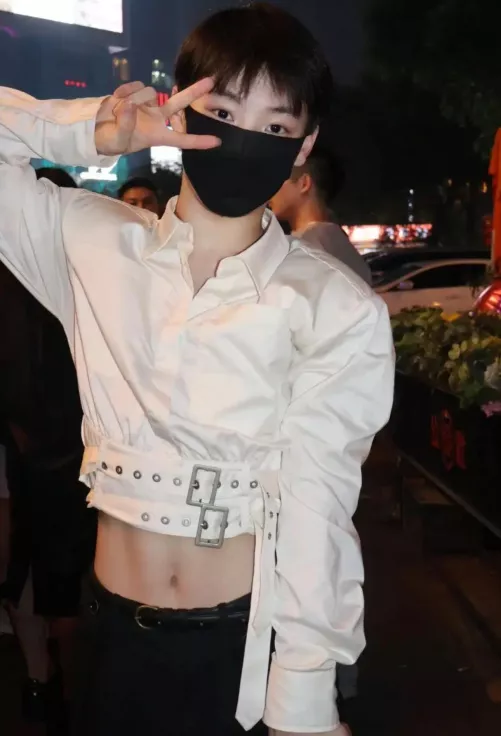 Hiya 🤭 hope yall have a good day, cuties