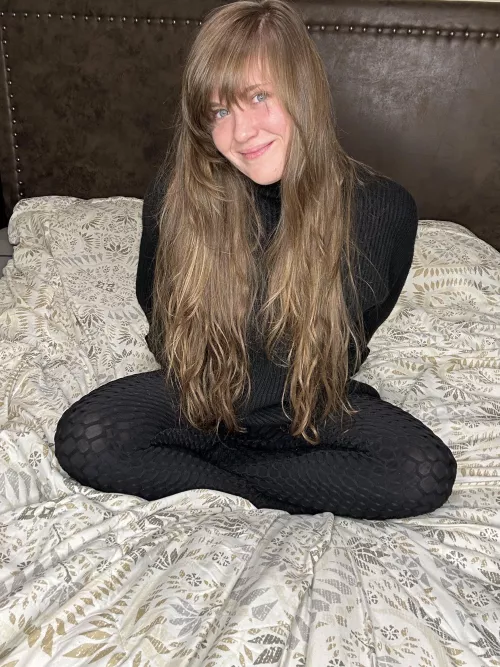 I love black outfits. [f]