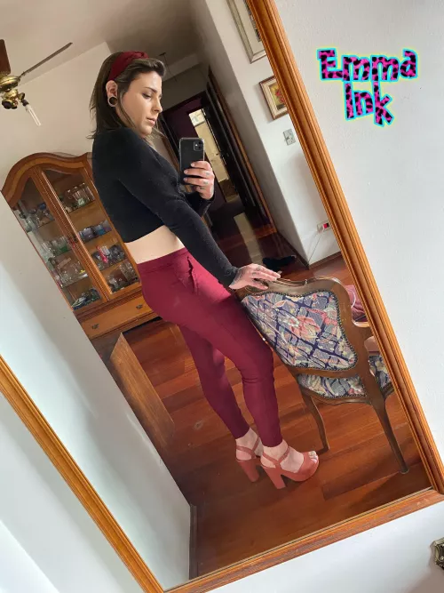 I love this look, especially those high heels 🥰