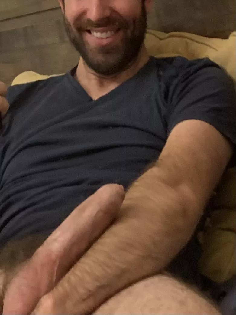 Just a 6’5” daddy having a lazy morning. Wanna cuddle? [41]