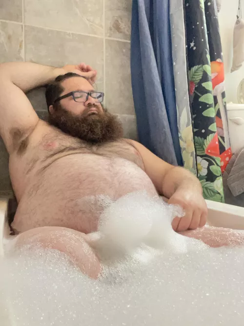 Just a relaxing bath(31)