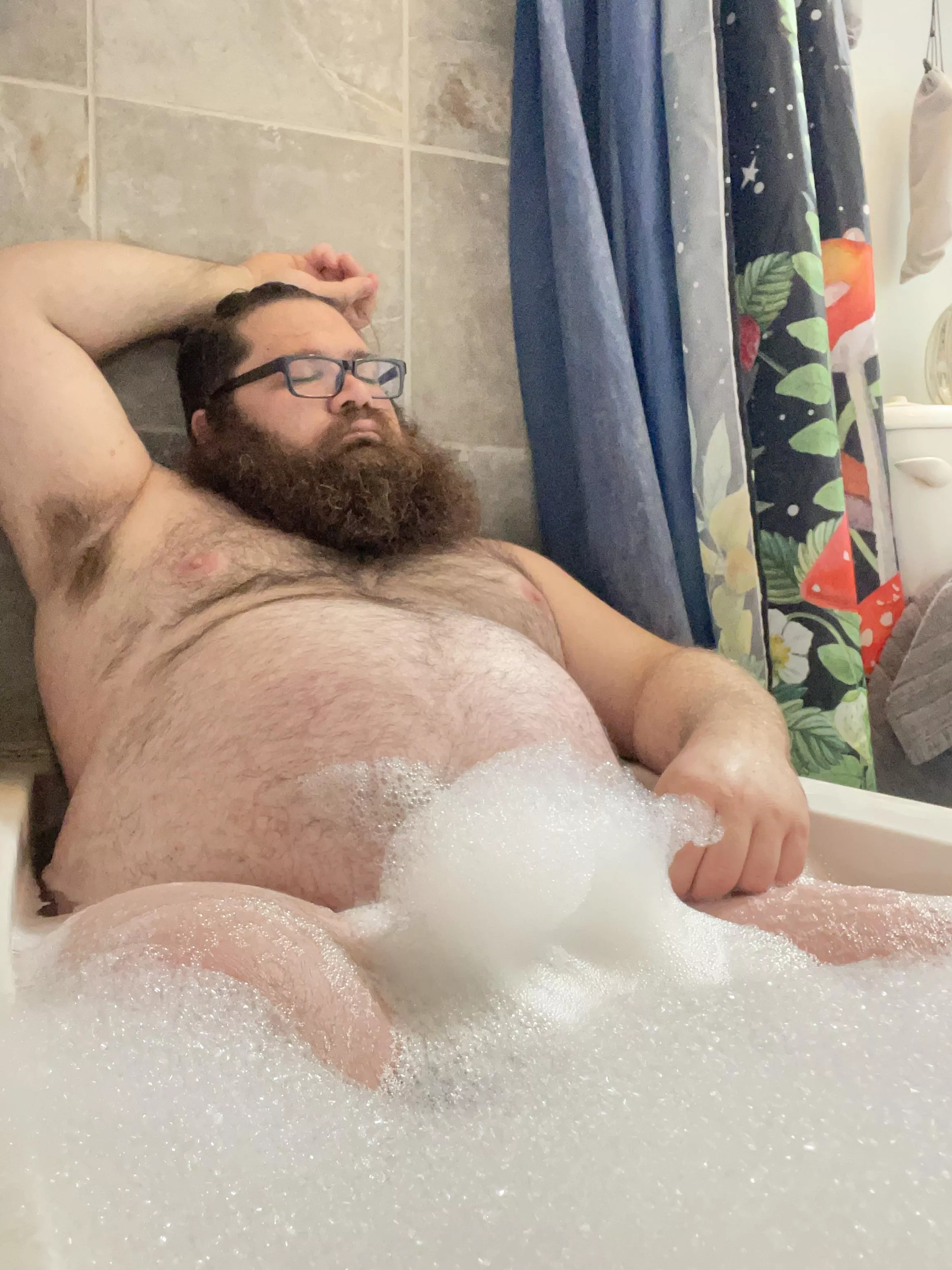 Just a relaxing bath(31)