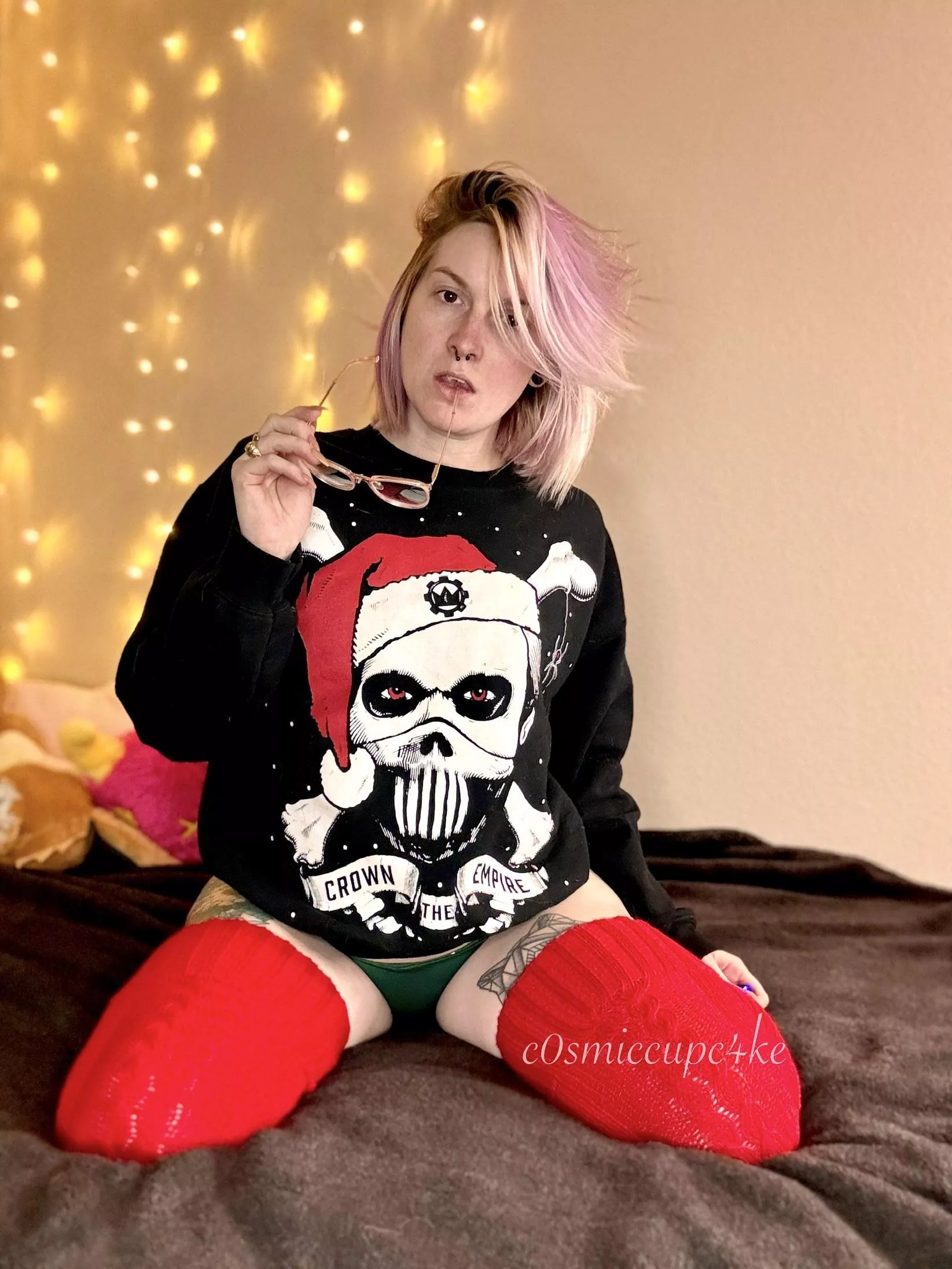 Just an alt milf in stockings here to please you