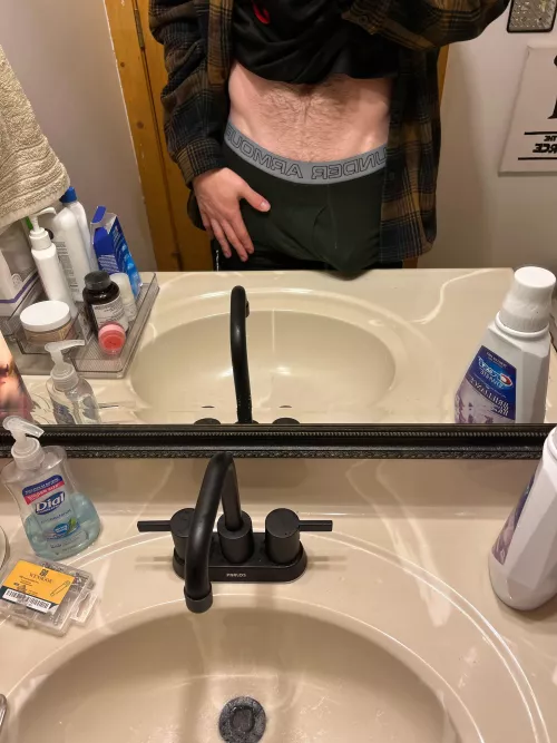 Just chillin. Anyone like what they see?