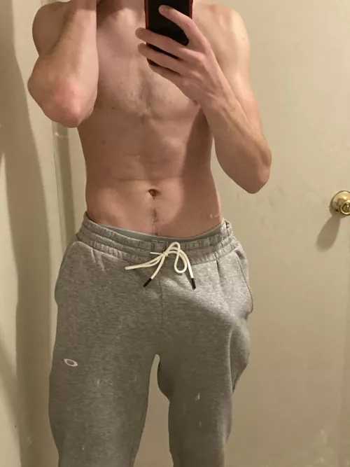 Just chilling in my sweats why do people keep staring