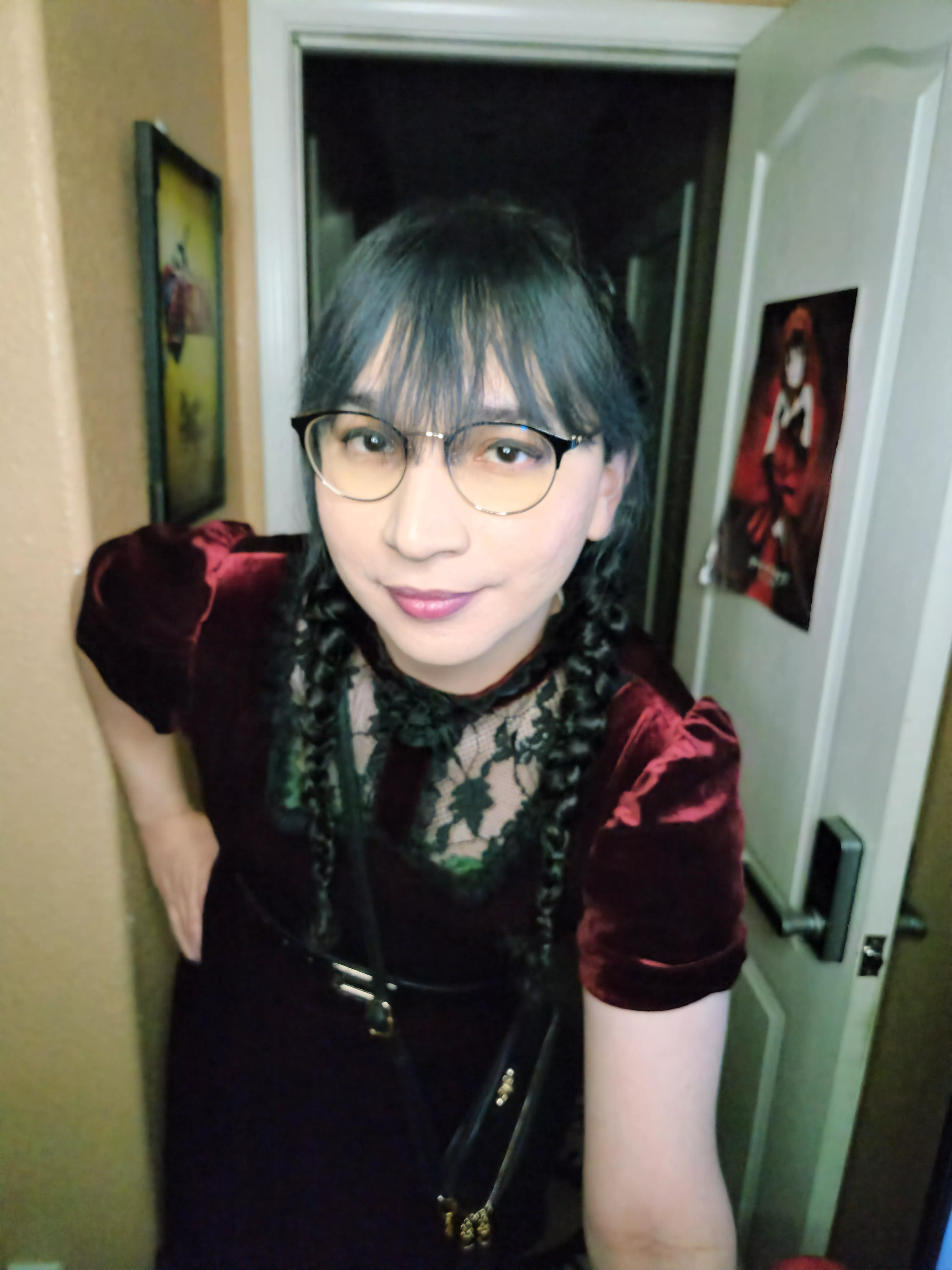 Just wanted to say goodnight to you all, I'm clocking out for the night.😙