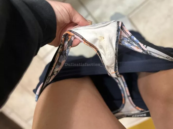 Just went to the bathroom & wanted to share my grool mark with you