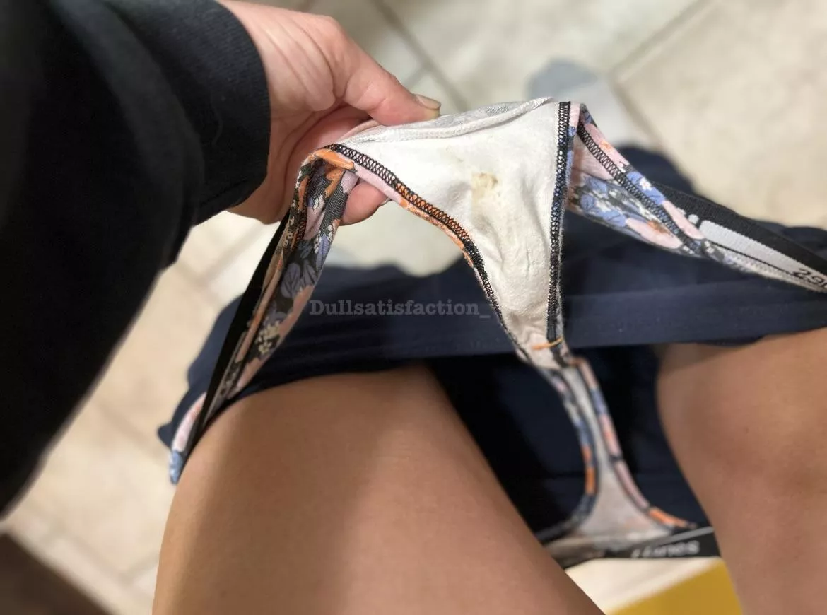 Just went to the bathroom & wanted to share my grool mark with you