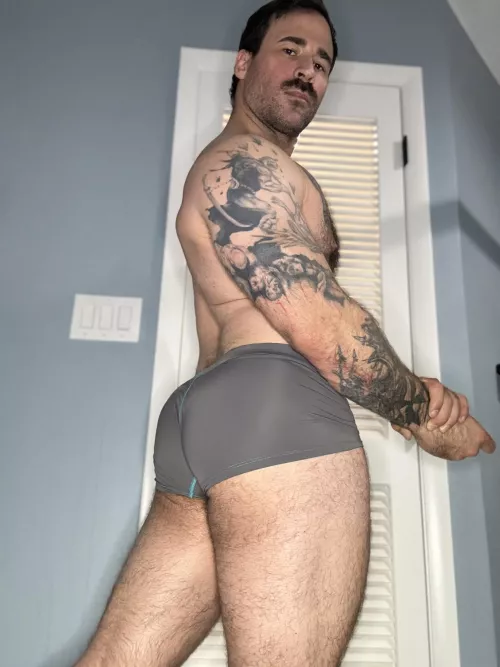 Let me squat on your face