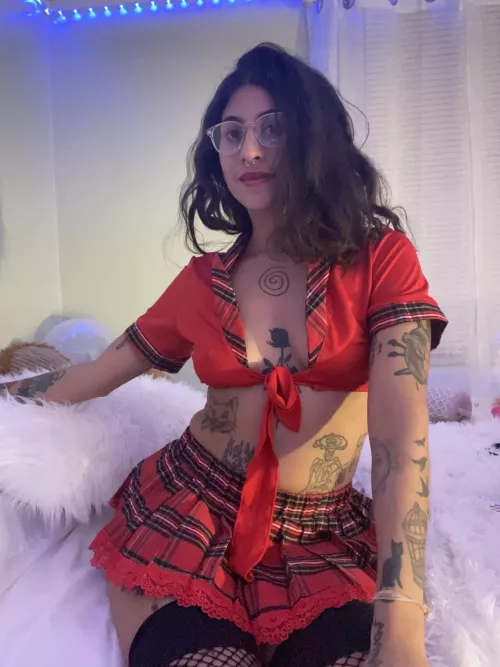 Looking so cute and slut in the same time