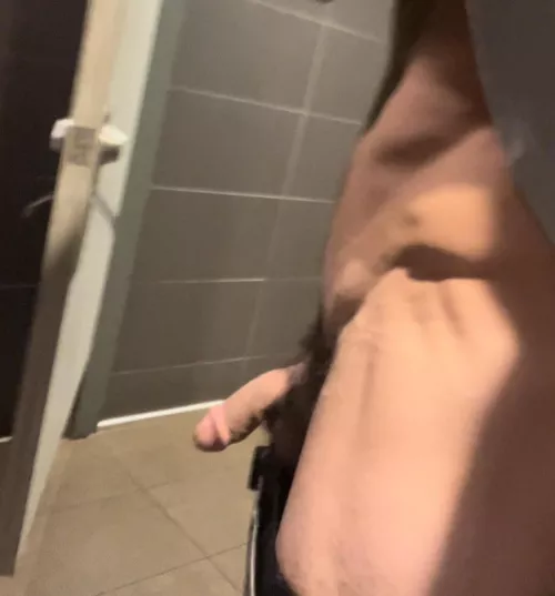 M getting naked at McDonald’s…. Anyone looking to join? Hmu s//c ymmot312