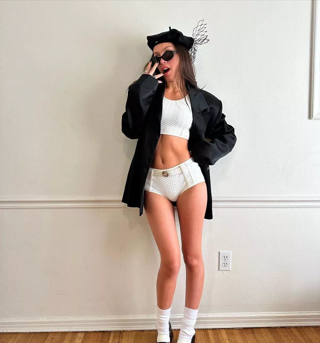 Olivia Rodrigo is driving me crazy! I need to edge to her all day!