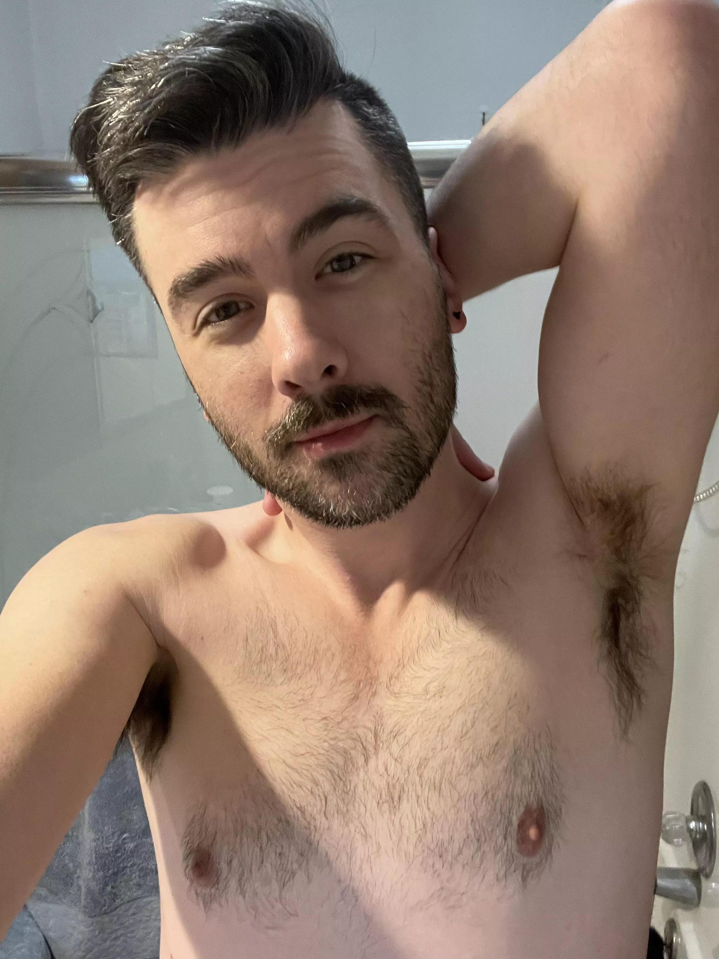 Please 💦 on my musky pits 🥵