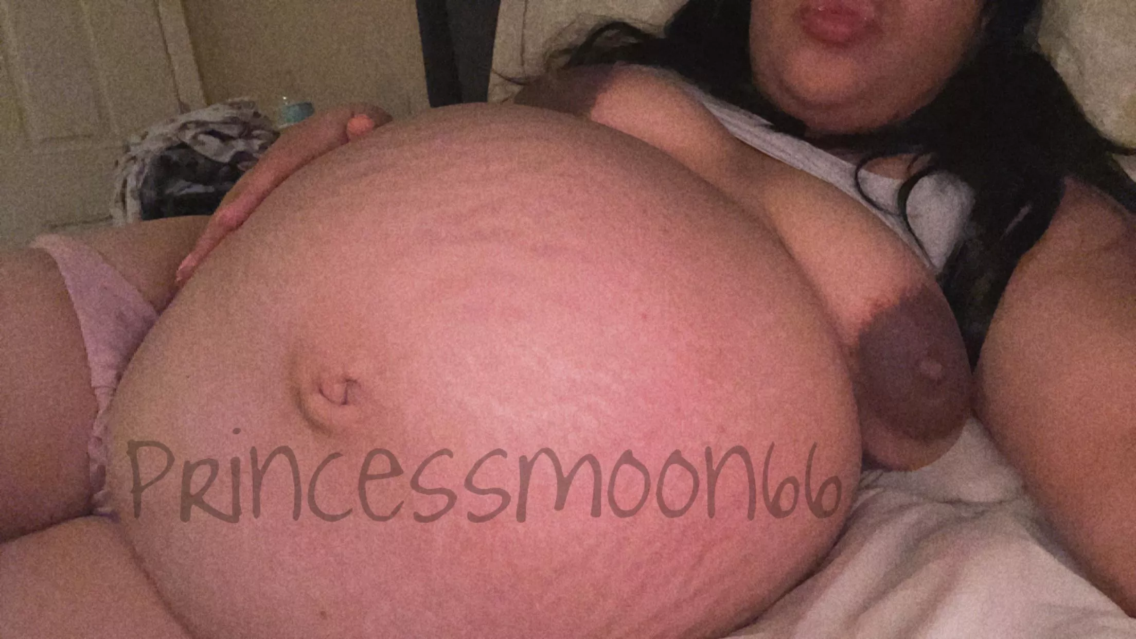 Pregnant milk filled tits 💦