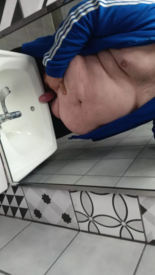 Waiting for my food, who else is hungry