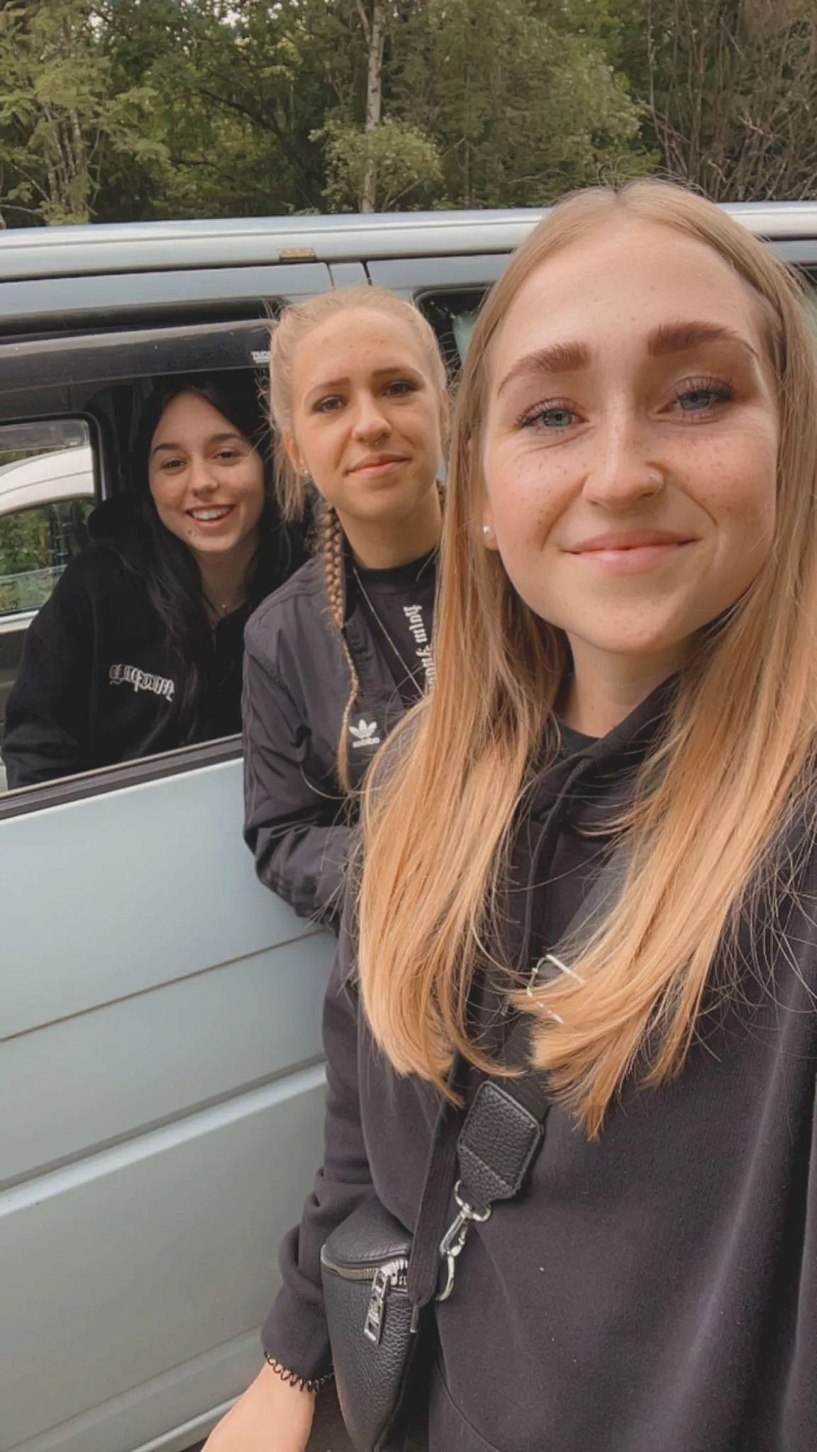 Whiche would you take home [3]