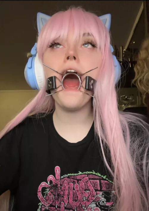 Would you feed me with your cum?