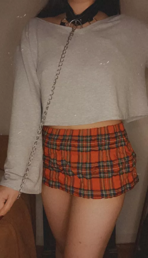 Would you grab this leash?