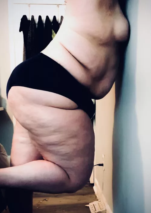 Would you pin me against the wall and take me? 🤤💋