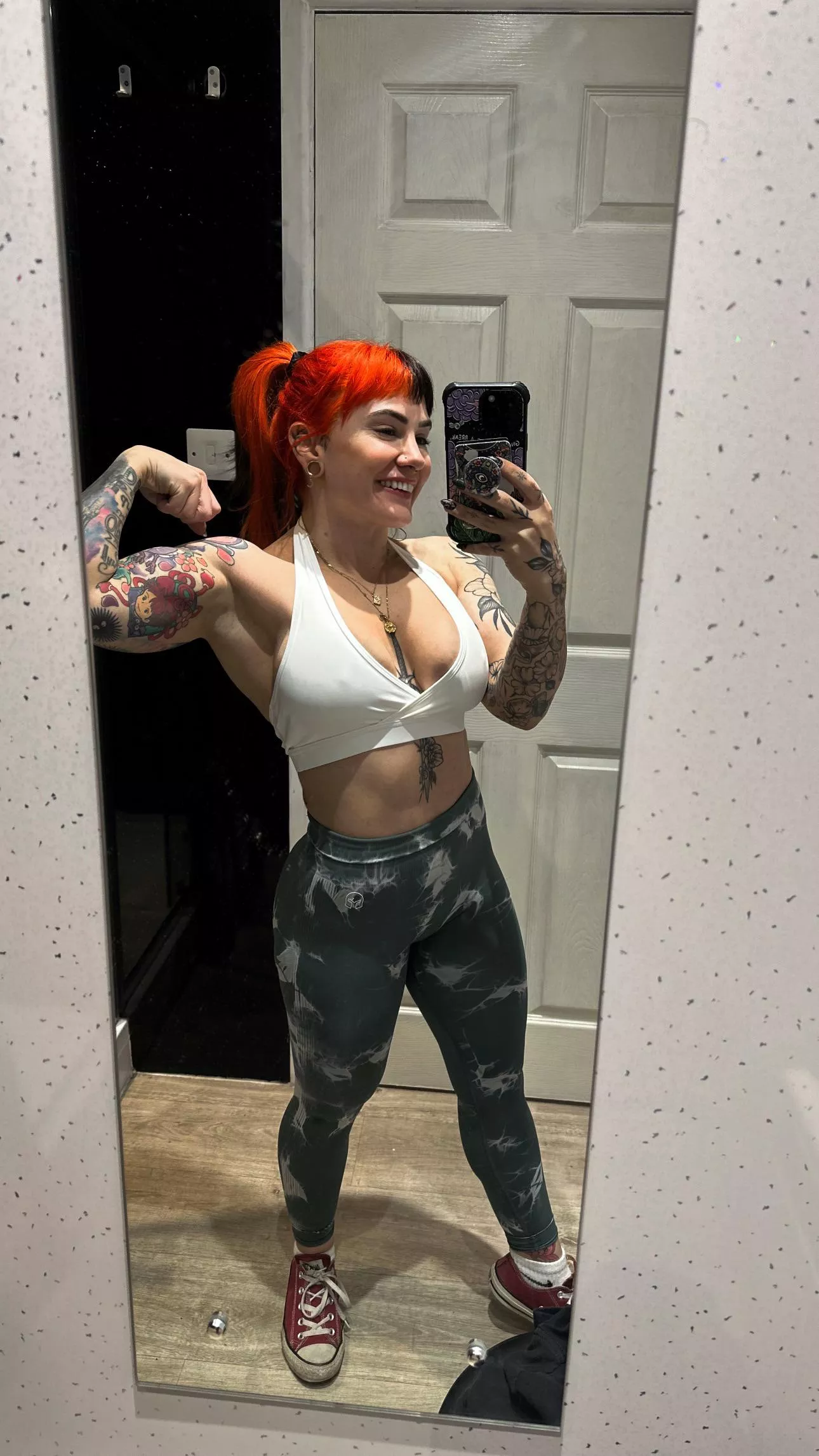 You like girls who lift heavy? ☺️