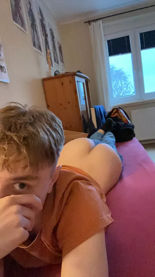 Your boywife is waiting for you 😋