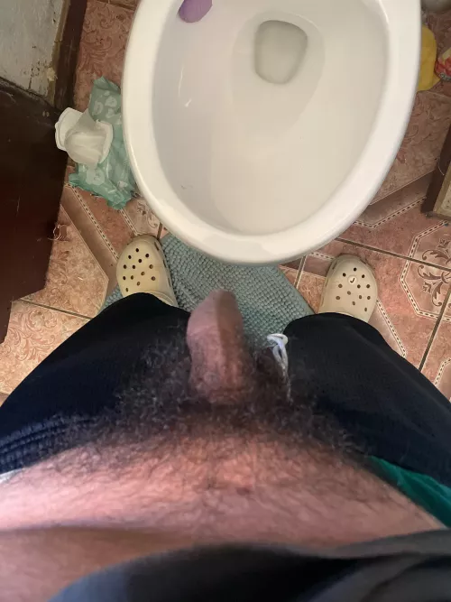 20, who’s down to take a piss with me rn